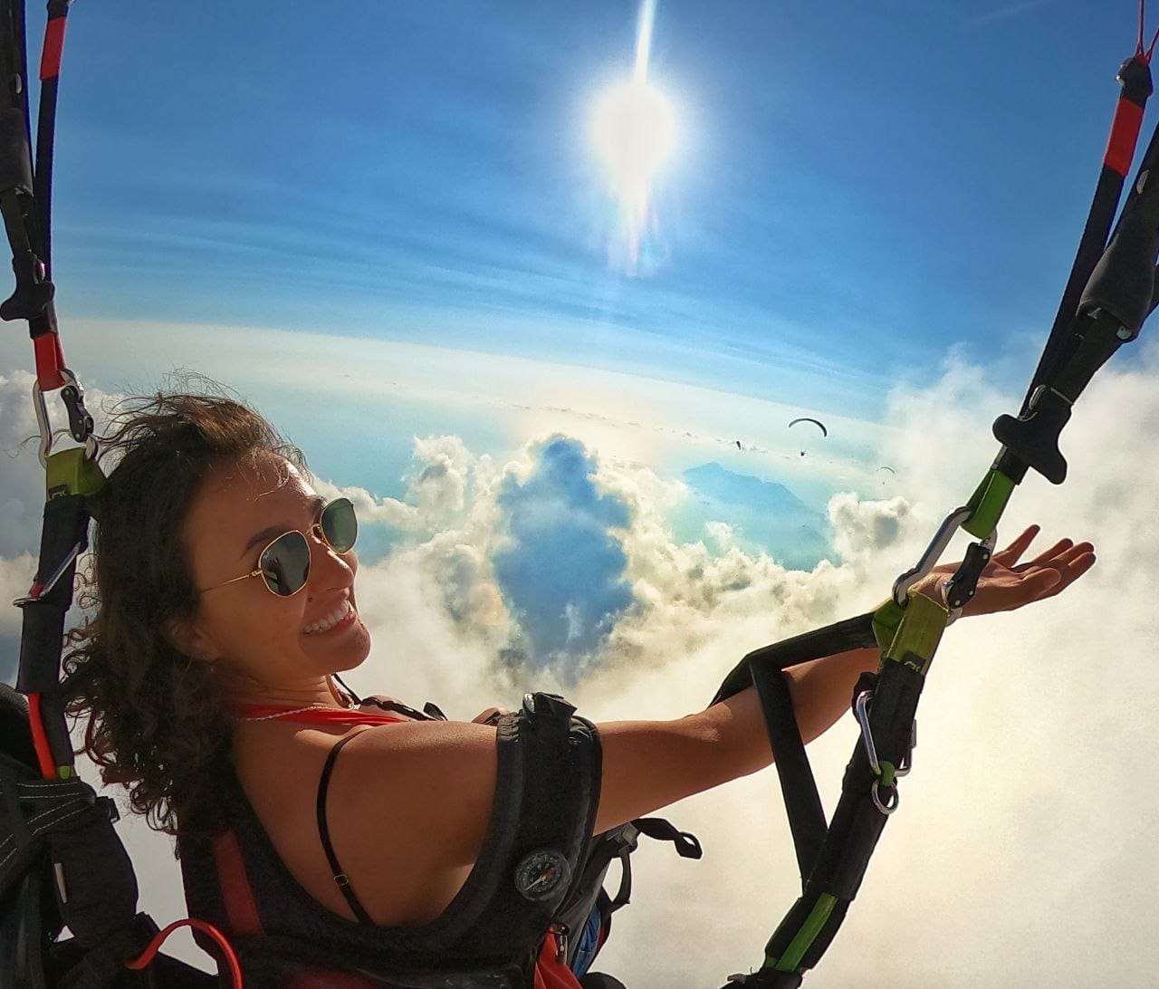 Parapente al atardecer